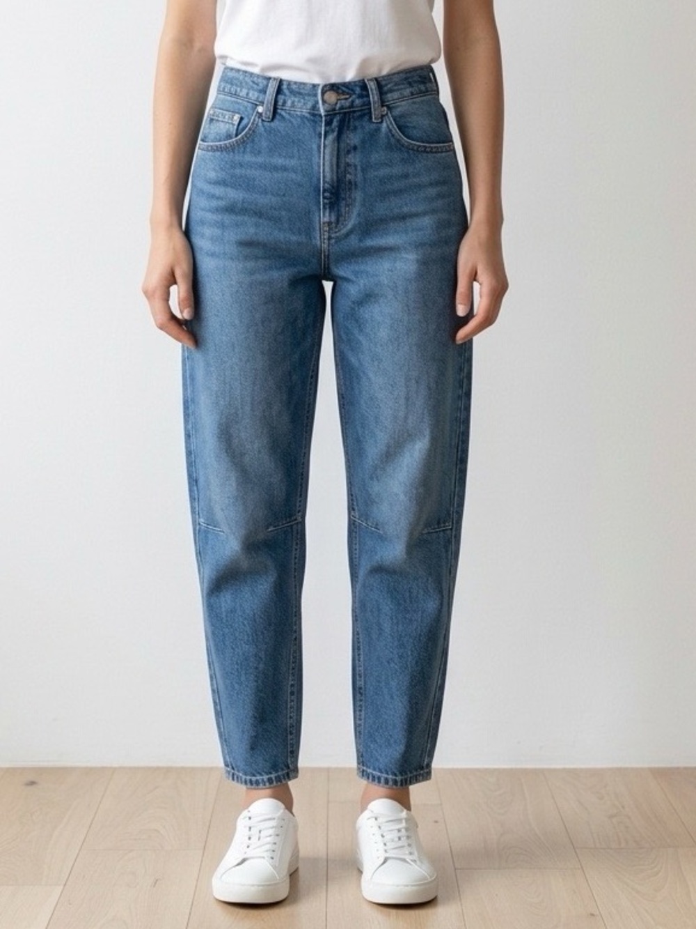 High-Rise Barrel Leg Jeans in Medium Blue